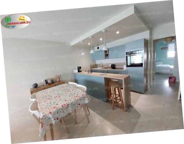 Kiadó vízparti apartman Siófok Aranypartján – Club 218, medencével és saját parkolóval! (1-6 főnek) - Image 3