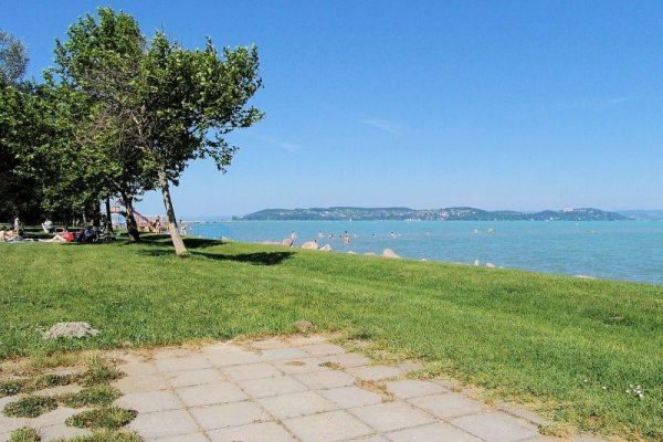Kiadó kertes apartman Zamárdiban – nyugodt zöldövezetben, 300 méterre a Balatontól (1-4 főnek) - Image 11